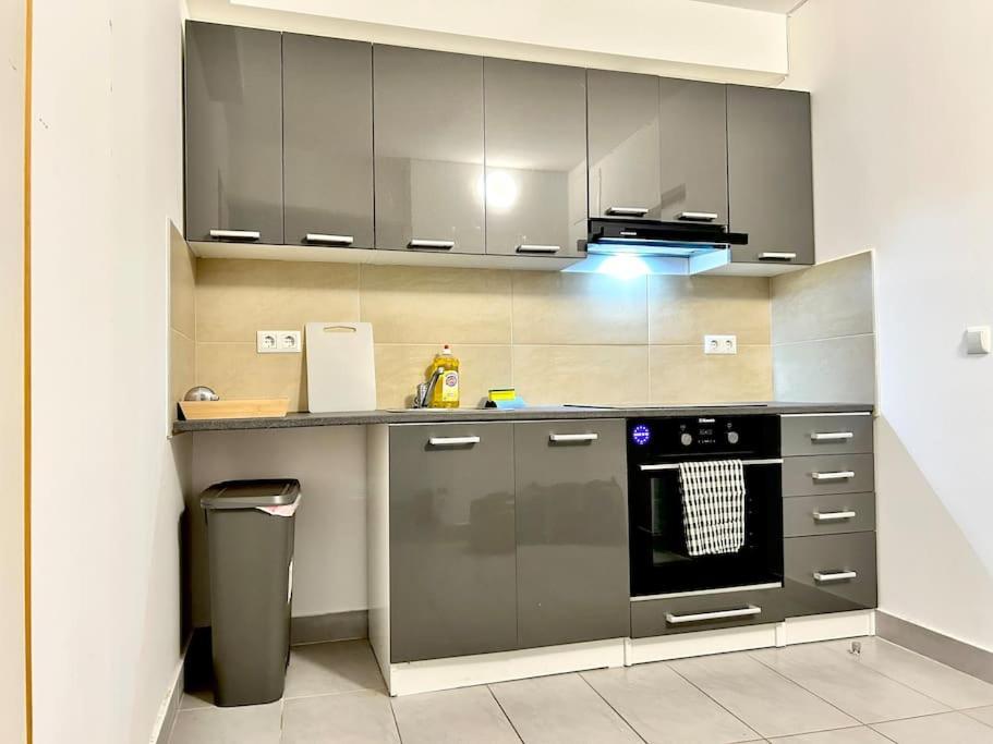 Easy Suites - Free Underground Parking Виена Екстериор снимка